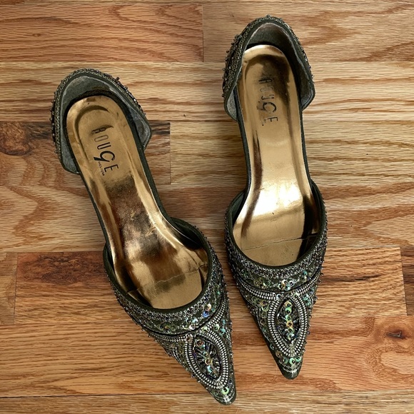 Rouge! Shoes - Rouge Beaded Kitten Heel Pumps